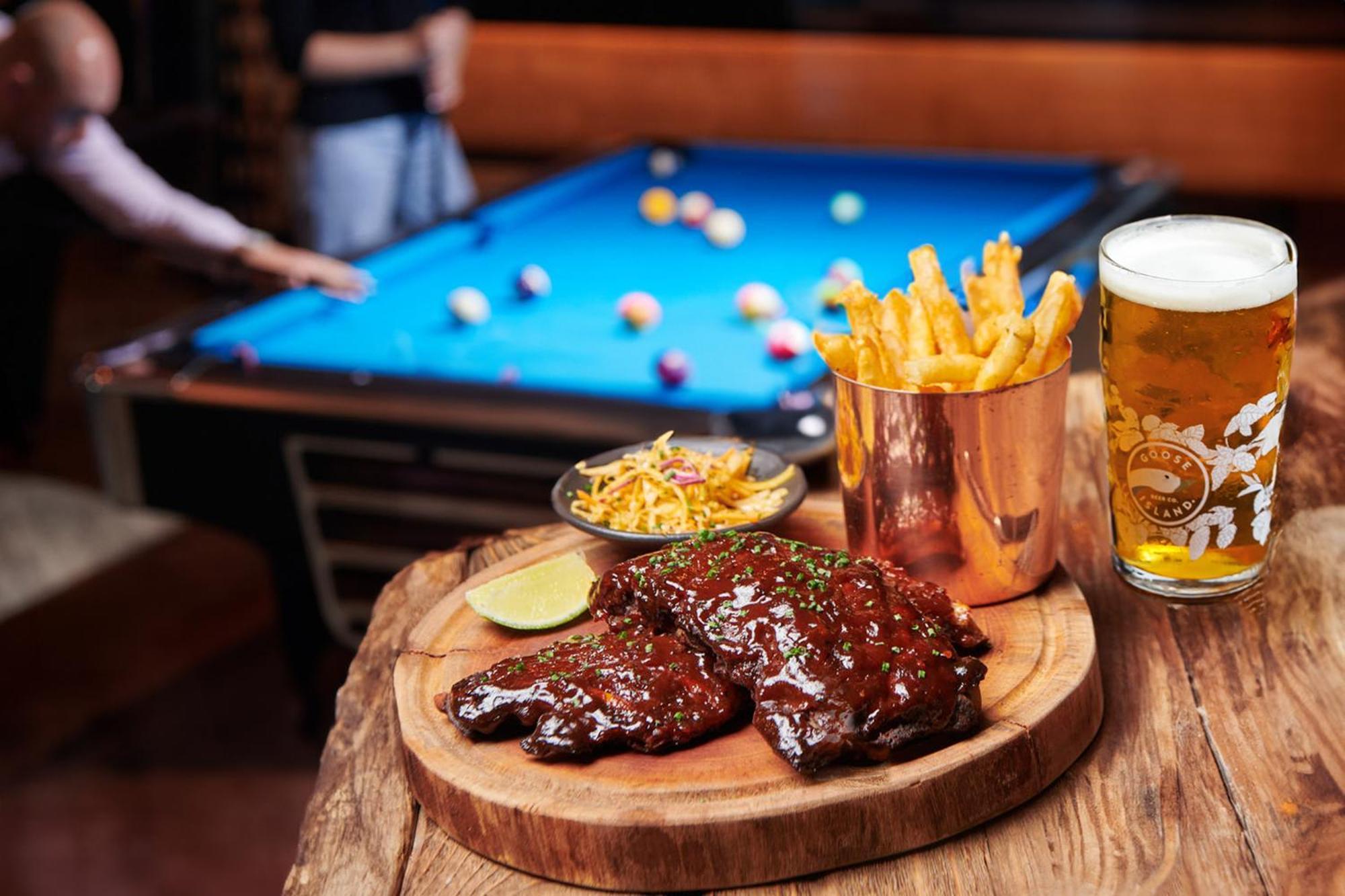 Five Jumeirah Village Dubai Buitenkant foto A plate of pork ribs
