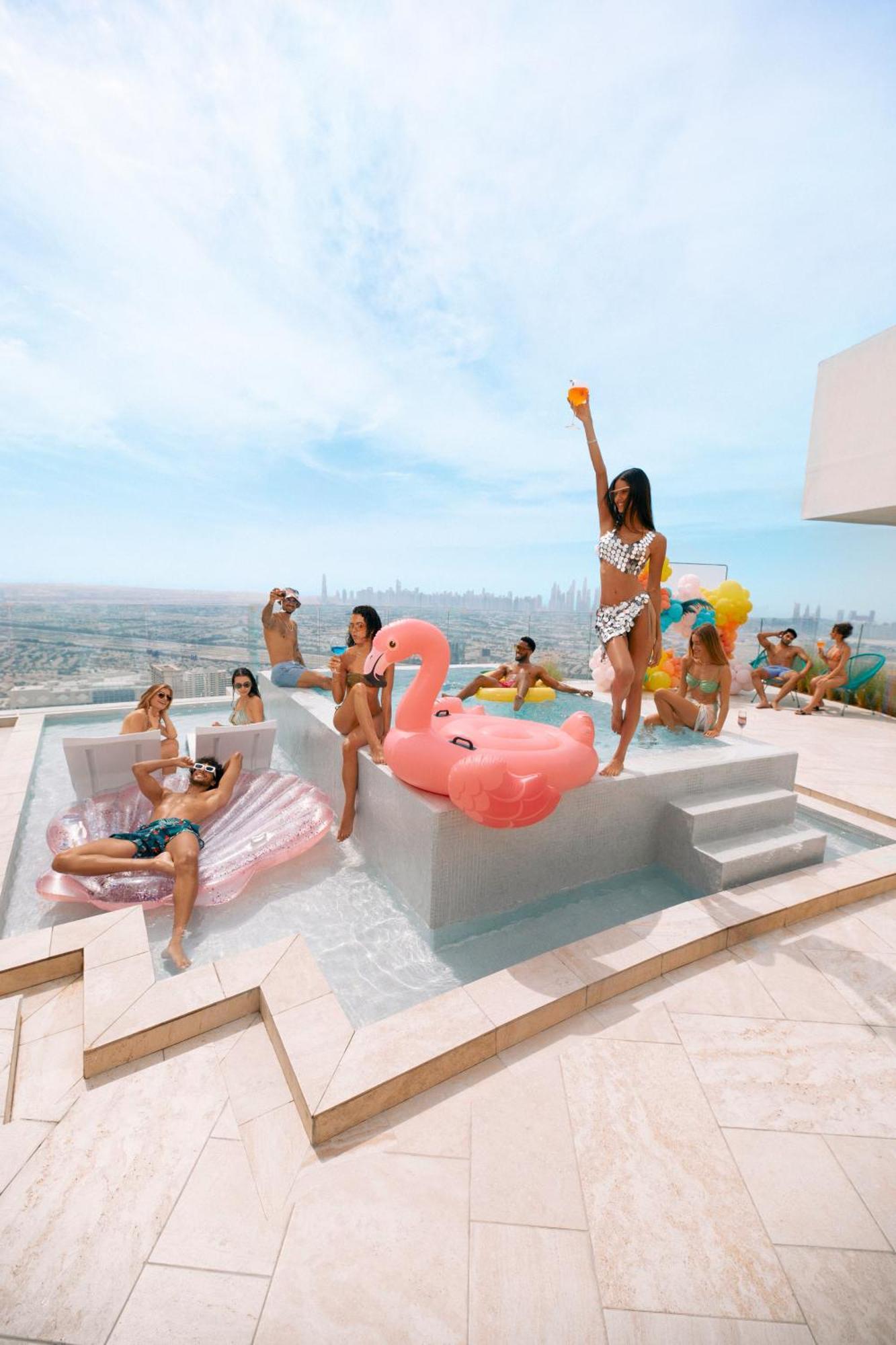 Five Jumeirah Village Dubai Buitenkant foto The rooftop pool at the SLS Las Vegas